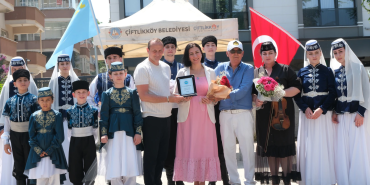 Çiftlikköy’de Tepreş Coşkusu Yaşandı: Kırım Tatarları Baharı Şenlikle Karşıladı 4 Çiftlikköy’de Tepreş Coşkusu Yaşandı: Kırım Tatarları Baharı Şenlikle Karşıladı
