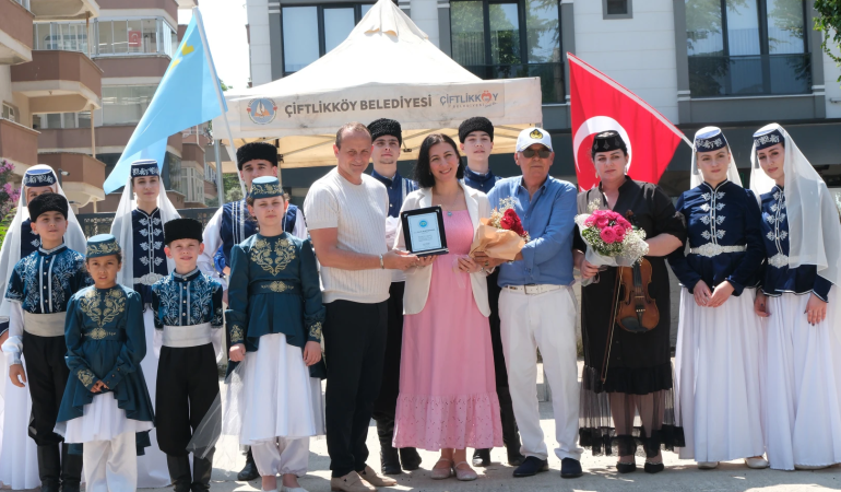 Çiftlikköy’de Tepreş Coşkusu Yaşandı: Kırım Tatarları Baharı Şenlikle Karşıladı 1 Çiftlikköy’de Tepreş Coşkusu Yaşandı: Kırım Tatarları Baharı Şenlikle Karşıladı