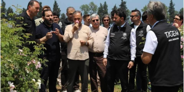 MHP Yalova İl Başkanı Ahmet İhsan Güldoğan, Milli Gül Çiçek Koleksiyonu Tanıtım Programına Katıldı 6 MHP Yalova İl Başkanı Ahmet İhsan Güldoğan, Milli Gül Çiçek Koleksiyonu Tanıtım Programına Katıldı