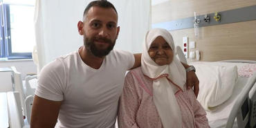 Yalova’da Tıp Dünyasını Şaşkına Çeviren Ameliyat: 76 Yaşındaki Kadının Safra Kesesinden 3 Binden Fazla Taş Çıkarıldı 91 Yalova’da Tıp Dünyasını Şaşkına Çeviren Ameliyat: 76 Yaşındaki Kadının Safra Kesesinden 3 Binden Fazla Taş Çıkarıldı