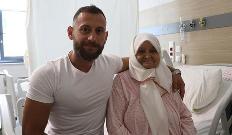 Yalova’da Tıp Dünyasını Şaşkına Çeviren Ameliyat: 76 Yaşındaki Kadının Safra Kesesinden 3 Binden Fazla Taş Çıkarıldı
