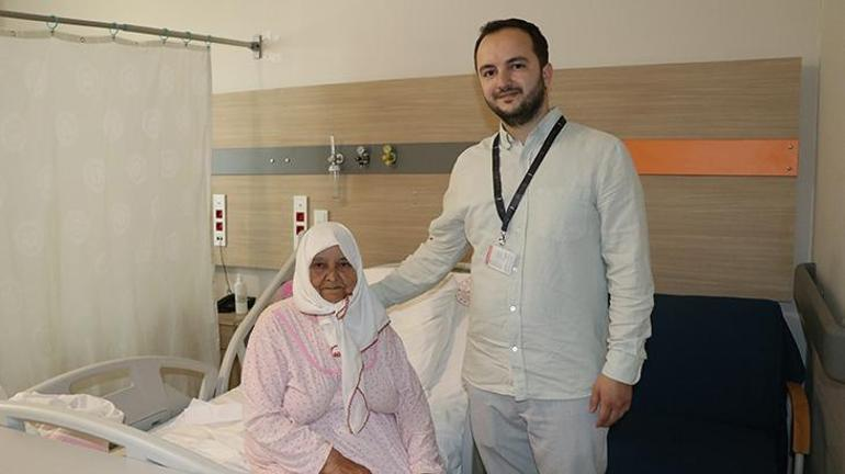 Yalova’da Tıp Dünyasını Şaşkına Çeviren Ameliyat: 76 Yaşındaki Kadının Safra Kesesinden 3 Binden Fazla Taş Çıkarıldı 4 Yalova’da Tıp Dünyasını Şaşkına Çeviren Ameliyat: 76 Yaşındaki Kadının Safra Kesesinden 3 Binden Fazla Taş Çıkarıldı
