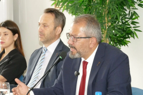 Anahtar Parti Yalova’da Teşkilatlanma Hamlesini Sürdürüyor: “Vatandaş Siyasette Yeni Bir Yol Arıyor” 63 Anahtar Parti Yalova’da Teşkilatlanma Hamlesini Sürdürüyor: “Vatandaş Siyasette Yeni Bir Yol Arıyor”