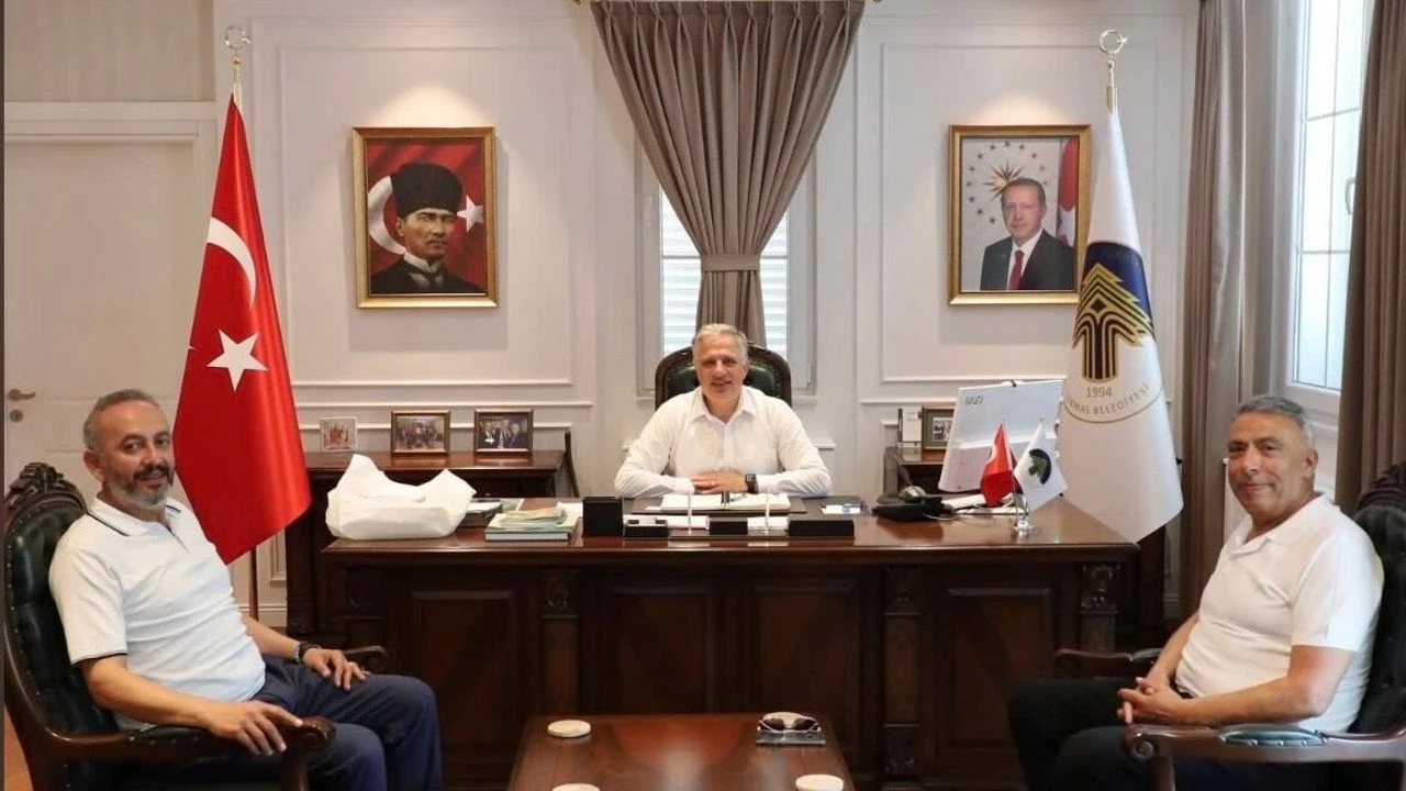 Yalova’nın Yöresel Lezzetleri Termal Belediye Başkanı Sinan Acar’a Takdim Edildi 2 Yalova’nın Yöresel Lezzetleri Termal Belediye Başkanı Sinan Acar’a Takdim Edildi