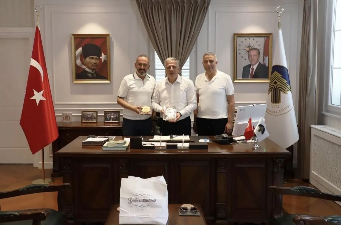 Yalova’nın Yöresel Lezzetleri Termal Belediye Başkanı Sinan Acar’a Takdim Edildi 4 Yalova’nın Yöresel Lezzetleri Termal Belediye Başkanı Sinan Acar’a Takdim Edildi