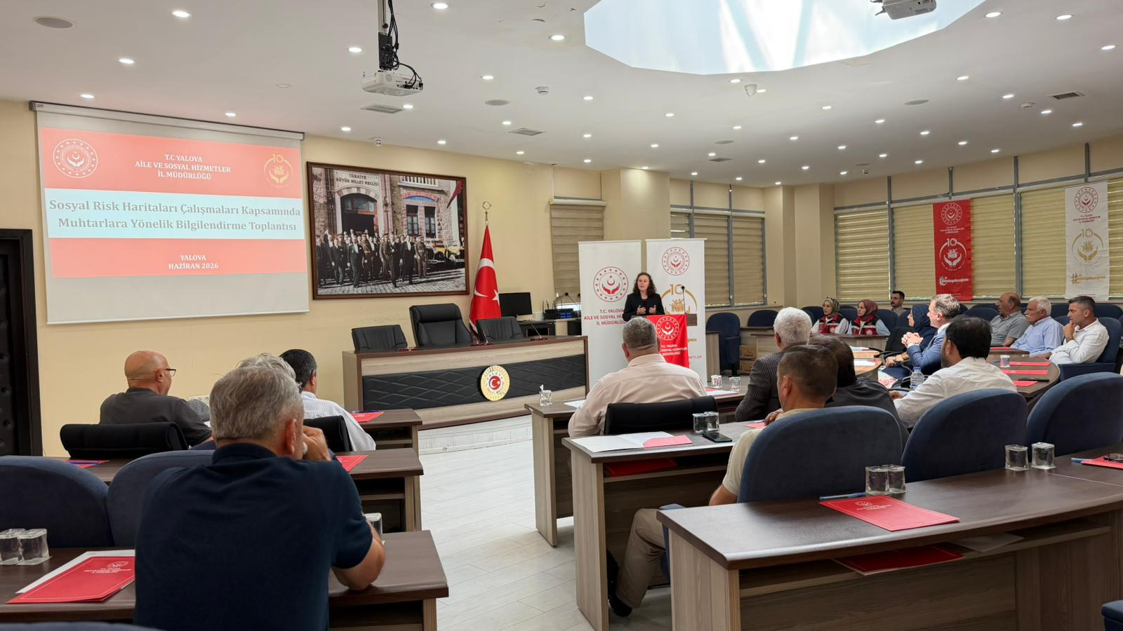 Yalova’da Sosyal Risk Haritası Çalışmaları İçin Muhtarlara Kapsamlı Bilgilendirme Toplantısı Düzenlendi 5 Yalova’da Sosyal Risk Haritası Çalışmaları İçin Muhtarlara Kapsamlı Bilgilendirme Toplantısı Düzenlendi