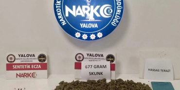 Yalova Çınarcık’ta Uyuşturucu Operasyonu: 677 Gram Uyuşturucu Madde Ele Geçirildi, 2 Şüpheli Tutuklandı 92 Yalova Çınarcık’ta Uyuşturucu Operasyonu: 677 Gram Uyuşturucu Madde Ele Geçirildi, 2 Şüpheli Tutuklandı