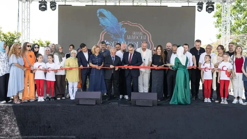 2. Uluslararası Yalova İpekyolu Festivali Büyük İlgi Gördü: Binlerce Kişi Kültür ve Sanatla Buluştu