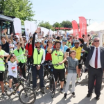 Yalova'da Yeşilay Bisiklet Turuna Rekor Katılım: Yaklaşık 1000 Kişi Pedal Çevirdi 27 Yalova'da Yeşilay Bisiklet Turuna Rekor Katılım: Yaklaşık 1000 Kişi Pedal Çevirdi