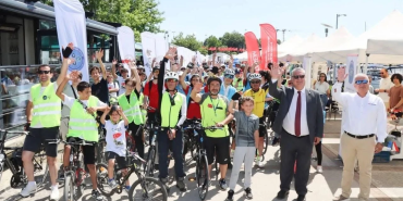 Yalova'da Yeşilay Bisiklet Turuna Rekor Katılım: Yaklaşık 1000 Kişi Pedal Çevirdi 96 Yalova'da Yeşilay Bisiklet Turuna Rekor Katılım: Yaklaşık 1000 Kişi Pedal Çevirdi