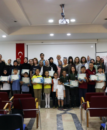 Dilimizin Zenginlikleri Projesi Kapanış Programı ve Ödül Töreni Yalova’da Gerçekleştirildi 12 Dilimizin Zenginlikleri Projesi Kapanış Programı ve Ödül Töreni Yalova’da Gerçekleştirildi