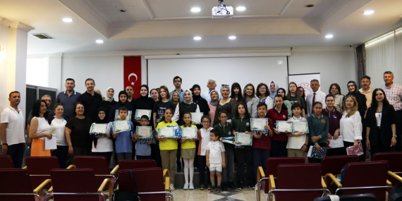 Dilimizin Zenginlikleri Projesi Kapanış Programı ve Ödül Töreni Yalova’da Gerçekleştirildi 17 Dilimizin Zenginlikleri Projesi Kapanış Programı ve Ödül Töreni Yalova’da Gerçekleştirildi