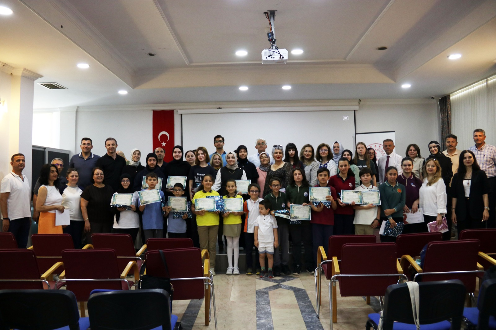 Dilimizin Zenginlikleri Projesi Kapanış Programı ve Ödül Töreni Yalova’da Gerçekleştirildi 6 Dilimizin Zenginlikleri Projesi Kapanış Programı ve Ödül Töreni Yalova’da Gerçekleştirildi