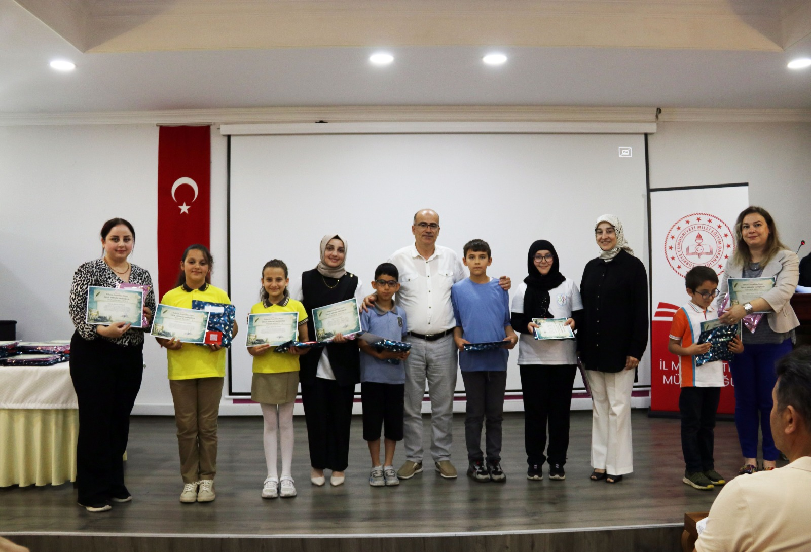 Dilimizin Zenginlikleri Projesi Kapanış Programı ve Ödül Töreni Yalova’da Gerçekleştirildi 4 Dilimizin Zenginlikleri Projesi Kapanış Programı ve Ödül Töreni Yalova’da Gerçekleştirildi