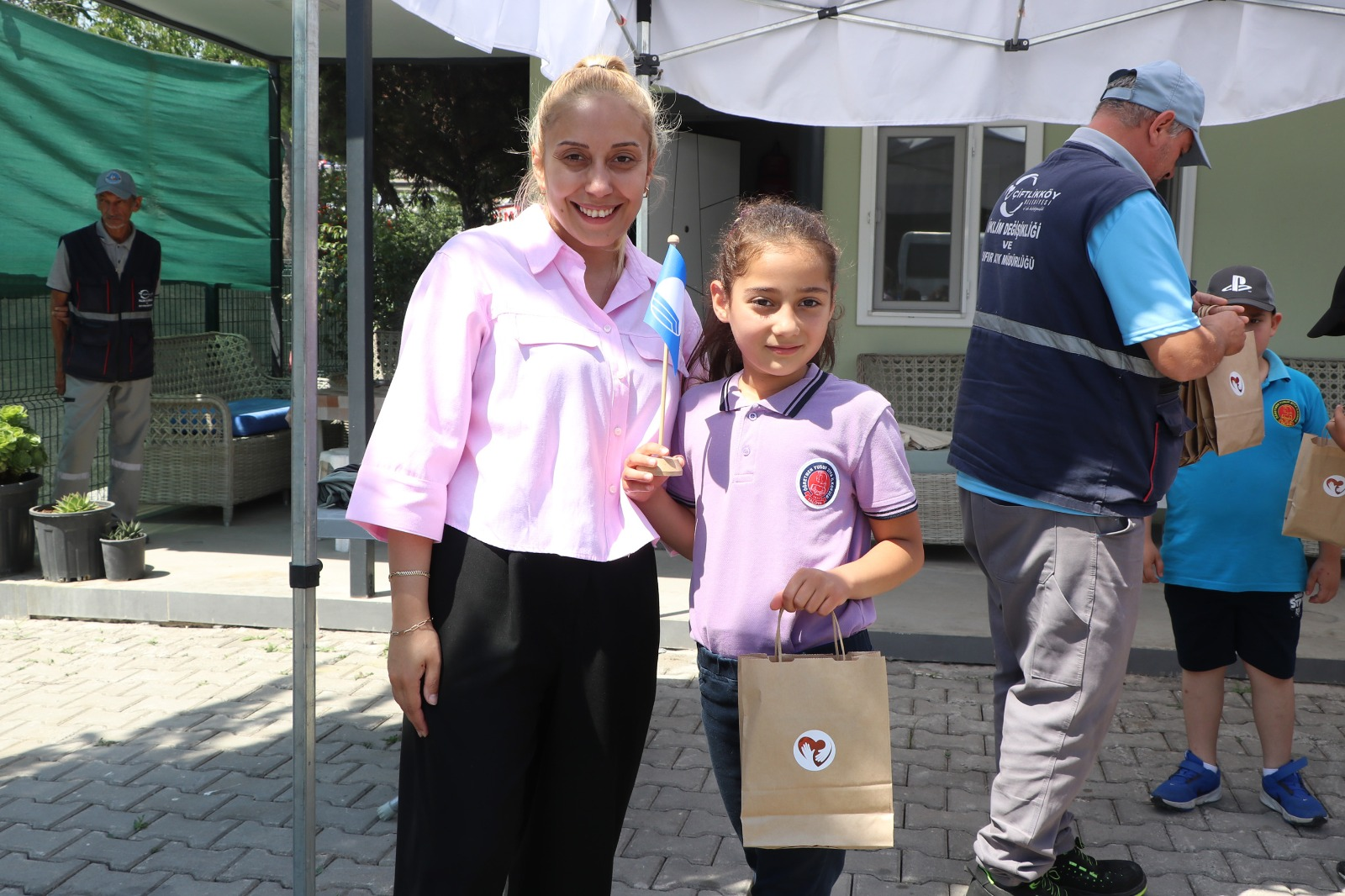 ÖĞRENCİLER, ÇİFTLİKKÖY’DE MAVİ BAYRAK ÇEVRE EĞİTİMİNE KATILDI 5 ÖĞRENCİLER, ÇİFTLİKKÖY’DE MAVİ BAYRAK ÇEVRE EĞİTİMİNE KATILDI