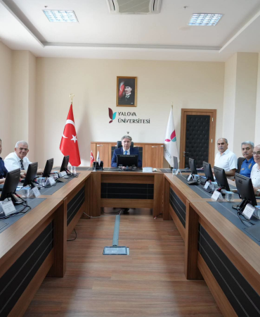 Yalova’da YKS Alarmı: İl Sınav Koordinasyon Kurulu Toplandı, Tüm Tedbirler Masaya Yatırıldı
