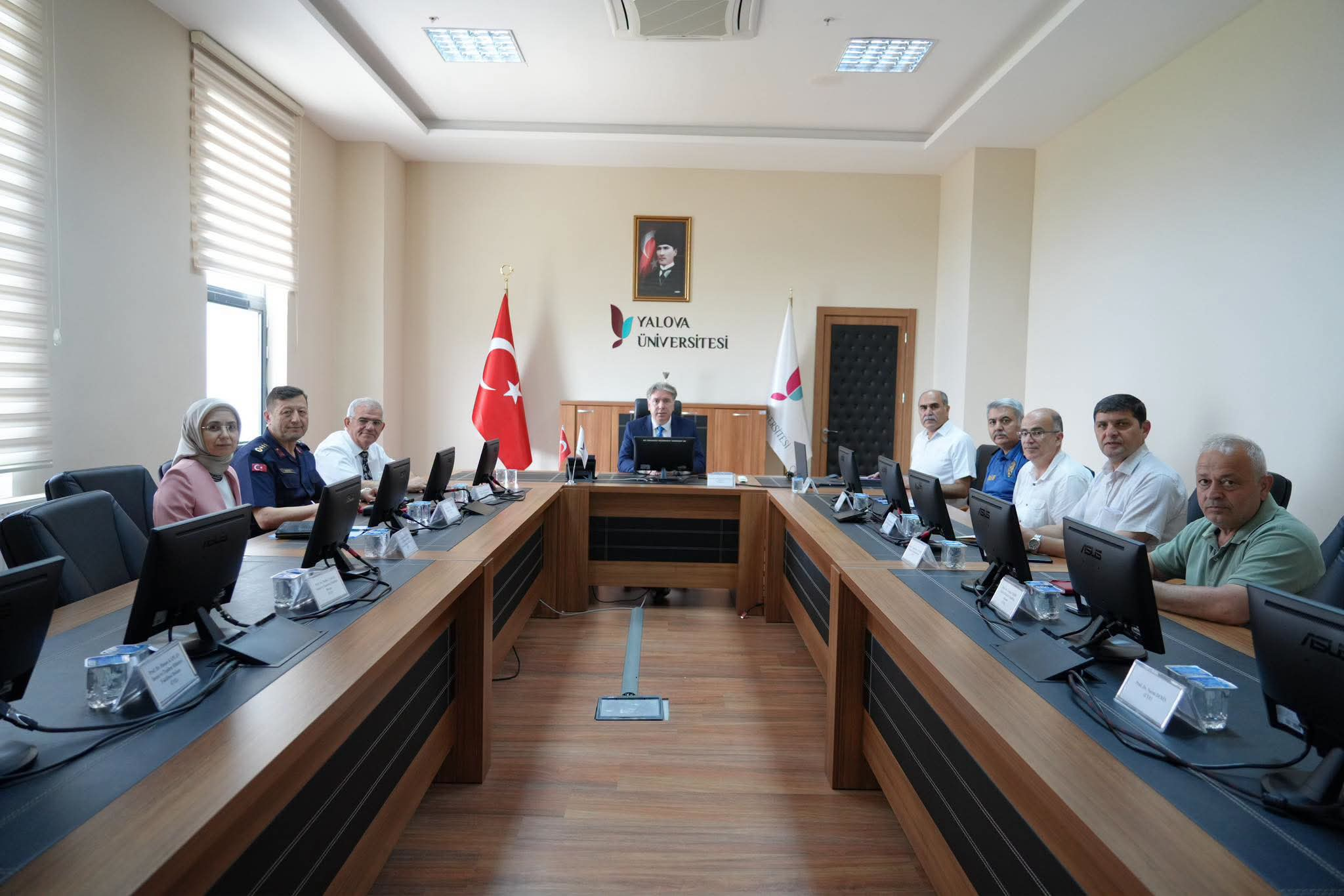 Yalova’da YKS Alarmı: İl Sınav Koordinasyon Kurulu Toplandı, Tüm Tedbirler Masaya Yatırıldı 16 Yalova’da YKS Alarmı: İl Sınav Koordinasyon Kurulu Toplandı, Tüm Tedbirler Masaya Yatırıldı