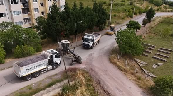 Yalova İl Özel İdaresi’nden Elmalık Köyü’nde Kapsamlı Yol Bakım ve Altyapı Çalışması 4 Yalova İl Özel İdaresi’nden Elmalık Köyü’nde Kapsamlı Yol Bakım ve Altyapı Çalışması