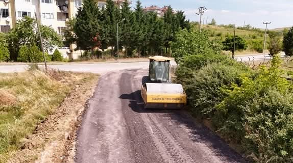 Yalova İl Özel İdaresi’nden Elmalık Köyü’nde Kapsamlı Yol Bakım ve Altyapı Çalışması 5 Yalova İl Özel İdaresi’nden Elmalık Köyü’nde Kapsamlı Yol Bakım ve Altyapı Çalışması