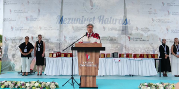 Yalova Üniversitesi 2025-2026 Akademik Yılı Mezuniyet Töreni Coşkuyla Gerçekleştirildi