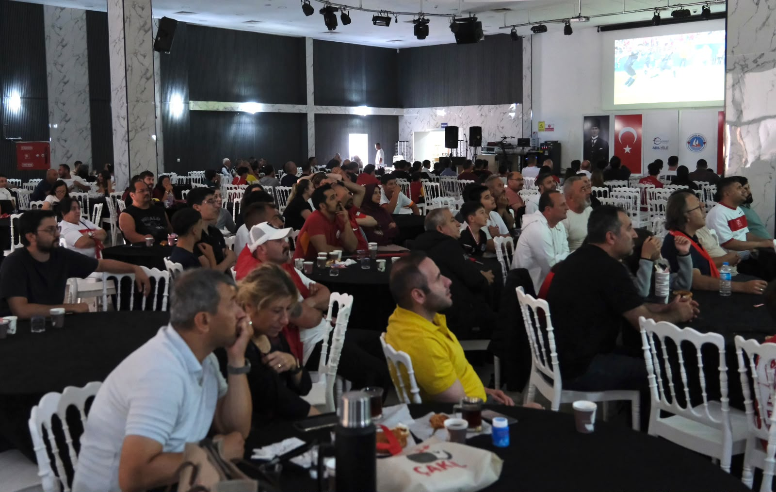 Çiftlikköy, Paraguay Maçı Heyecanını Birlikte Yaşadı 4 Çiftlikköy, Paraguay Maçı Heyecanını Birlikte Yaşadı