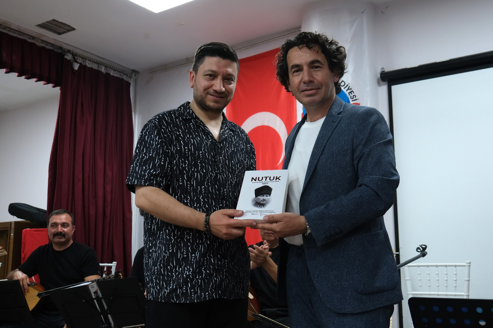 Çiftlikköy’de Bağlama Kursiyerlerinden Türkü Şöleni 5 Çiftlikköy’de Bağlama Kursiyerlerinden Türkü Şöleni