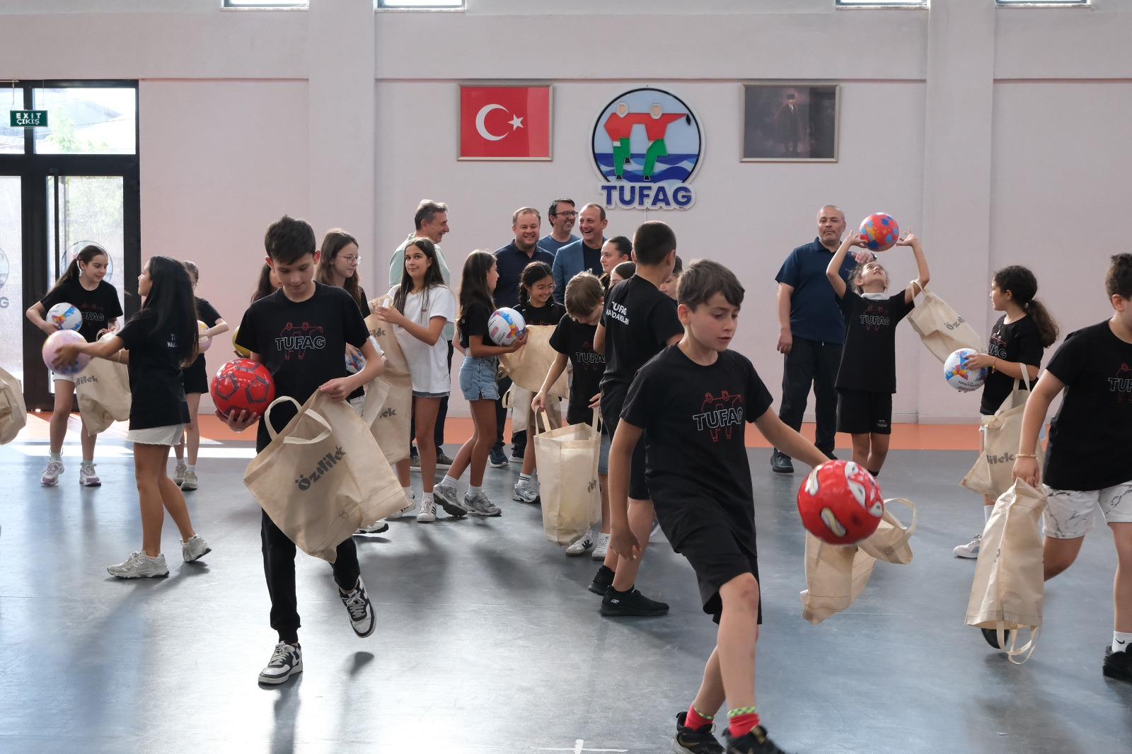 Başkan Yele’den Şampiyon TUFAG Ekibine Ziyaret 1 Başkan Yele’den Şampiyon TUFAG Ekibine Ziyaret