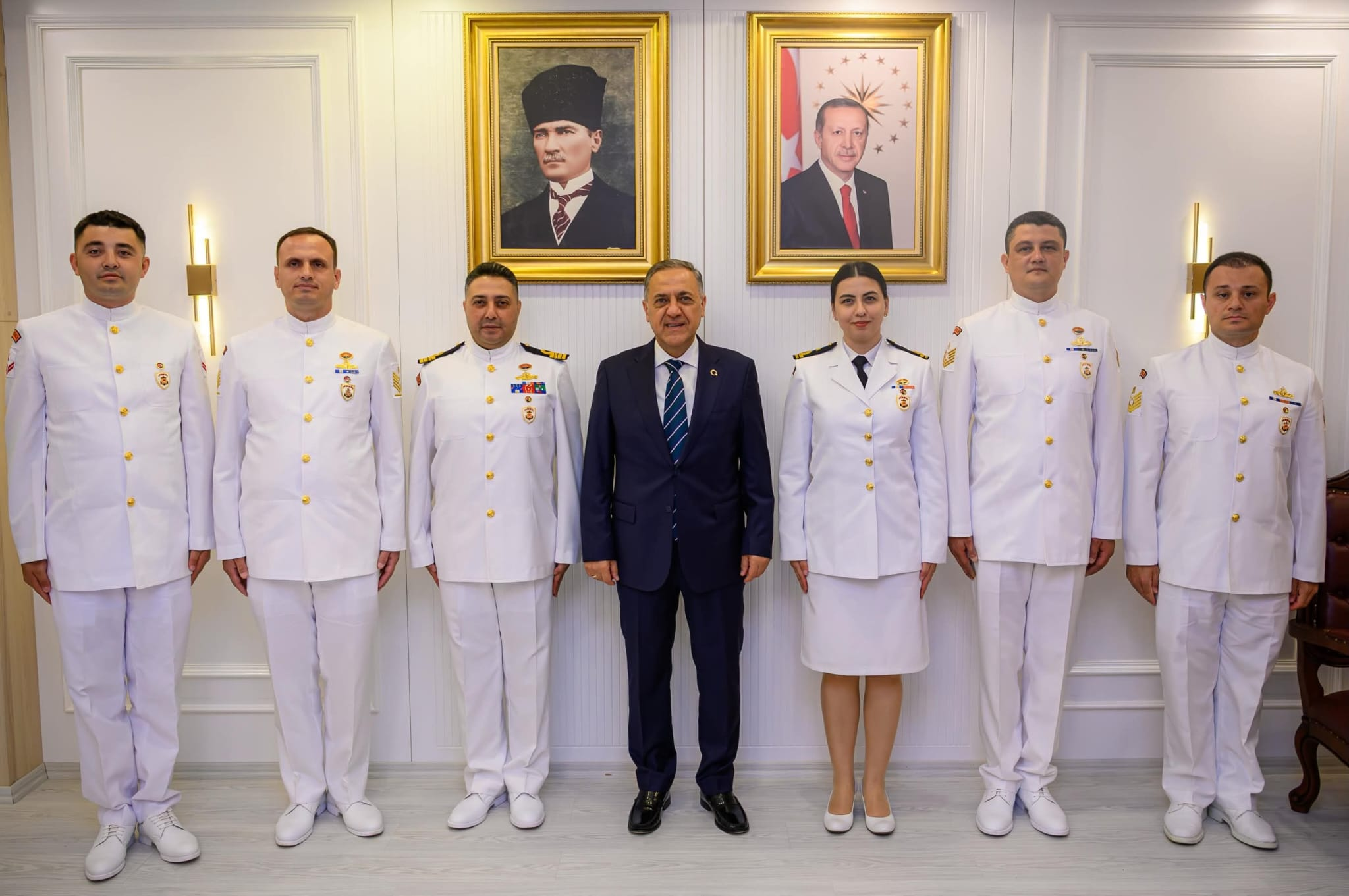 Yalova’da Yoğun Diplomasi Trafiği: Vali Ahmet Hamdi Usta’ya Önemli Ziyaretler: 6 Yalova’da Yoğun Diplomasi Trafiği: Vali Ahmet Hamdi Usta’ya Önemli Ziyaretler ve Eğitim Programında Kritik Mesajlar
