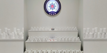 YALOVA’DA NARKOTİK OPERASYONU: 13 BİN 904 UYUŞTURUCU HAP ELE GEÇİRİLDİ, 2 ŞÜPHELİ TUTUKLANDI 2 YALOVA’DA NARKOTİK OPERASYONU: 13 BİN 904 UYUŞTURUCU HAP ELE GEÇİRİLDİ, 2 ŞÜPHELİ TUTUKLANDI