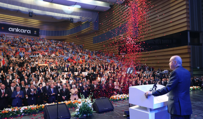 Cumhurbaşkanı Erdoğan Ankara Teşkilatıyla Buluştu: “Bu Sevdanın Adı Ankara” 3 Cumhurbaşkanı Erdoğan Ankara Teşkilatıyla Buluştu: “Bu Sevdanın Adı Ankara”