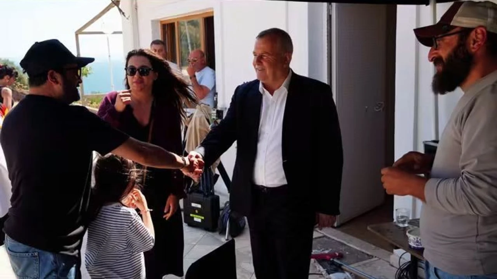 Armutlu Belediye Başkanı Cengiz Arslan, “Umut Işığım” Filminin Setini Ziyaret Etti