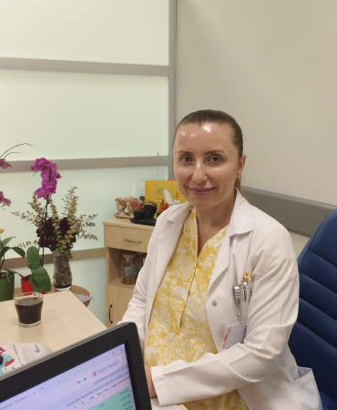 Yalova Eğitim ve Araştırma Hastanesi’nde Hastaların Güvenle Tercih Ettiği İsim: Uzman Doktor Selin Çakmak