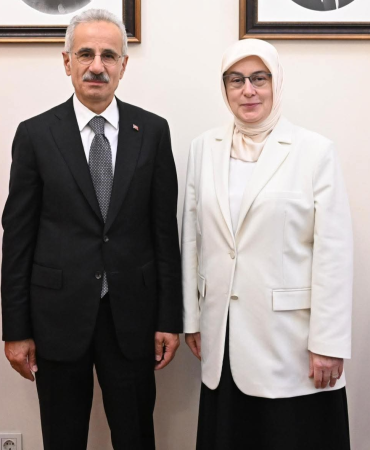 AK Parti Yalova Milletvekili Meliha Akyol, Ulaştırma Bakanı Abdulkadir Uraloğlu ile Yalova'daki Dev Yatırımları Değerlendirdi