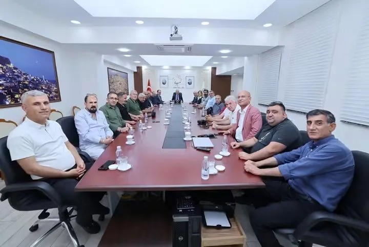 GGF’de Güven Tazeleyen Başkan Mehmet Çelik Yeniden Seçildi: Güneydoğu Basınından Birlik ve Dayanışma Mesajı