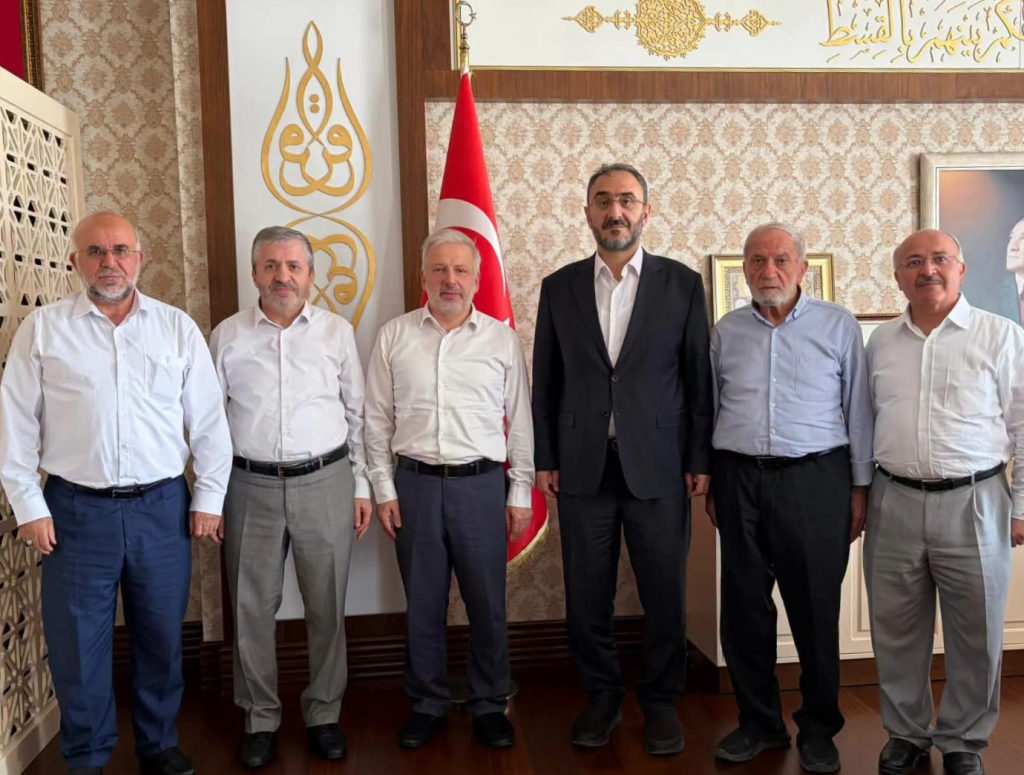 Yalova İl Müftüsü İlyas Yılmaztürk'ten Bursa İl Müftüsü Yavuz Selim Karabayır'a Hac Dönüşü Hayırlı Olsun Ziyareti
