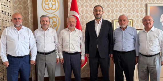 Yalova İl Müftüsü İlyas Yılmaztürk'ten Bursa İl Müftüsü Yavuz Selim Karabayır'a Hac Dönüşü Hayırlı Olsun Ziyareti