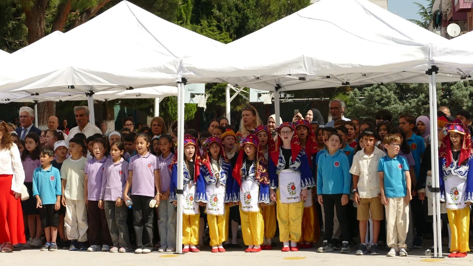 Yalova’da Karne Heyecanı Yaşandı: 2025-2026 Eğitim Öğretim Yılı Sona Erdi