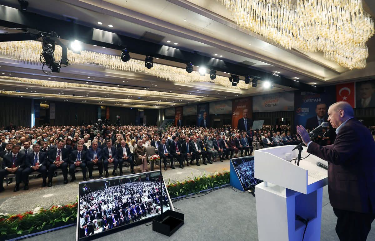 AK Parti 33. İstişare Toplantısı'nda Erdoğan’dan Dikkat Çeken Mesajlar: “Kimse Bize Parmak Sallayamaz”