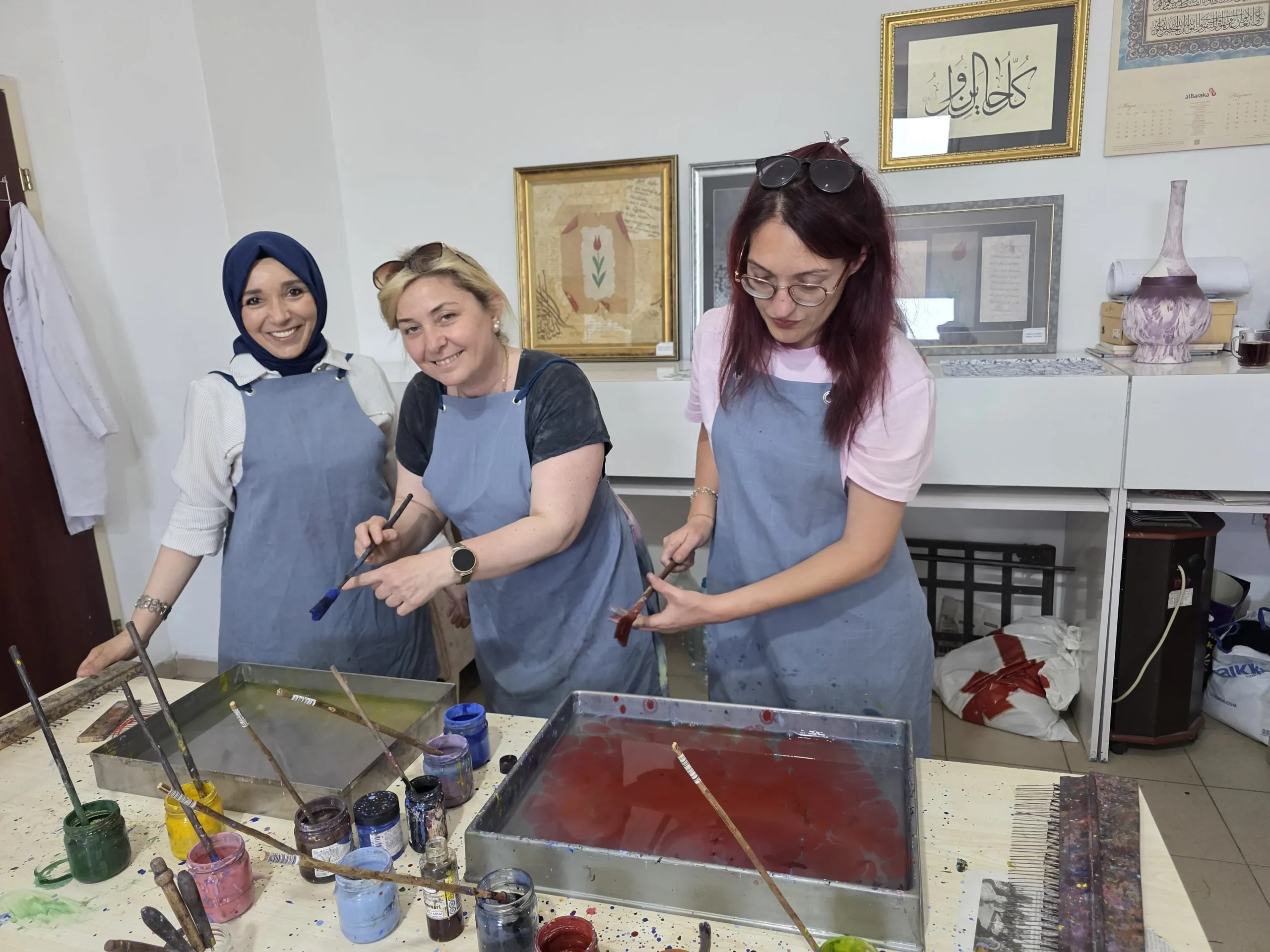 Yalova Kent Konseyi Kadın Meclisi’nden Ebru Sanatı Atölyesi: Sanat ve Dayanışma Bir Arada