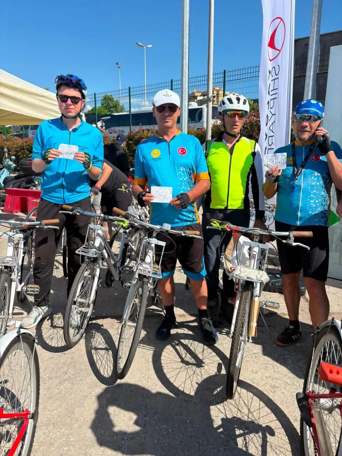Yalova'da Yeşilay Bisiklet Turuna Rekor Katılım: Yaklaşık 1000 Kişi Pedal Çevirdi 6 Yalova'da Yeşilay Bisiklet Turuna Rekor Katılım: Yaklaşık 1000 Kişi Pedal Çevirdi