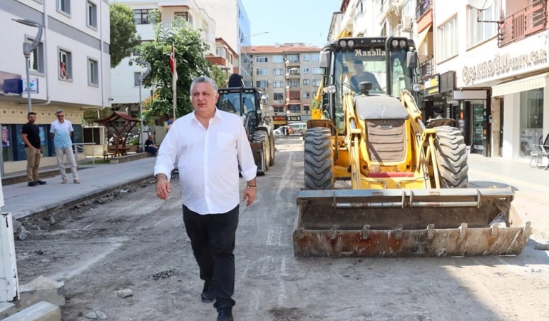 Yalova Belediyesi’nden Yol Seferberliği: Safran Yolu ve Şefika Sokak’ta Çalışmalar Hız Kesmeden Devam Ediyor