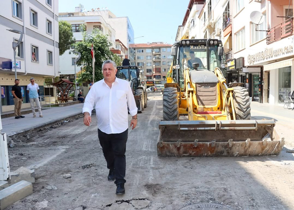 Yalova Belediyesi’nden Yol Seferberliği: Safran Yolu ve Şefika Sokak’ta Çalışmalar Hız Kesmeden Devam Ediyor 12 Yalova Belediyesi’nden Yol Seferberliği: Safran Yolu ve Şefika Sokak’ta Çalışmalar Hız Kesmeden Devam Ediyor