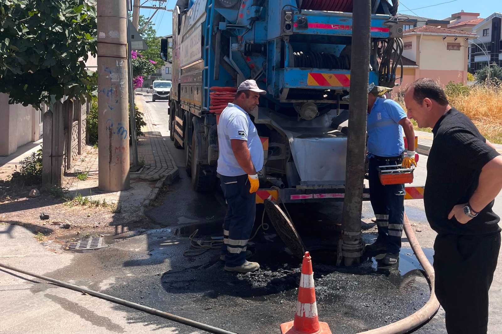 Çiftlikköy’de Kanalizasyon Hatlarına Yaz Bakımı: İSKİ Desteğiyle Kapsamlı Temizlik Seferberliği 4 Çiftlikköy’de Kanalizasyon Hatlarına Yaz Bakımı: İSKİ Desteğiyle Kapsamlı Temizlik Seferberliği