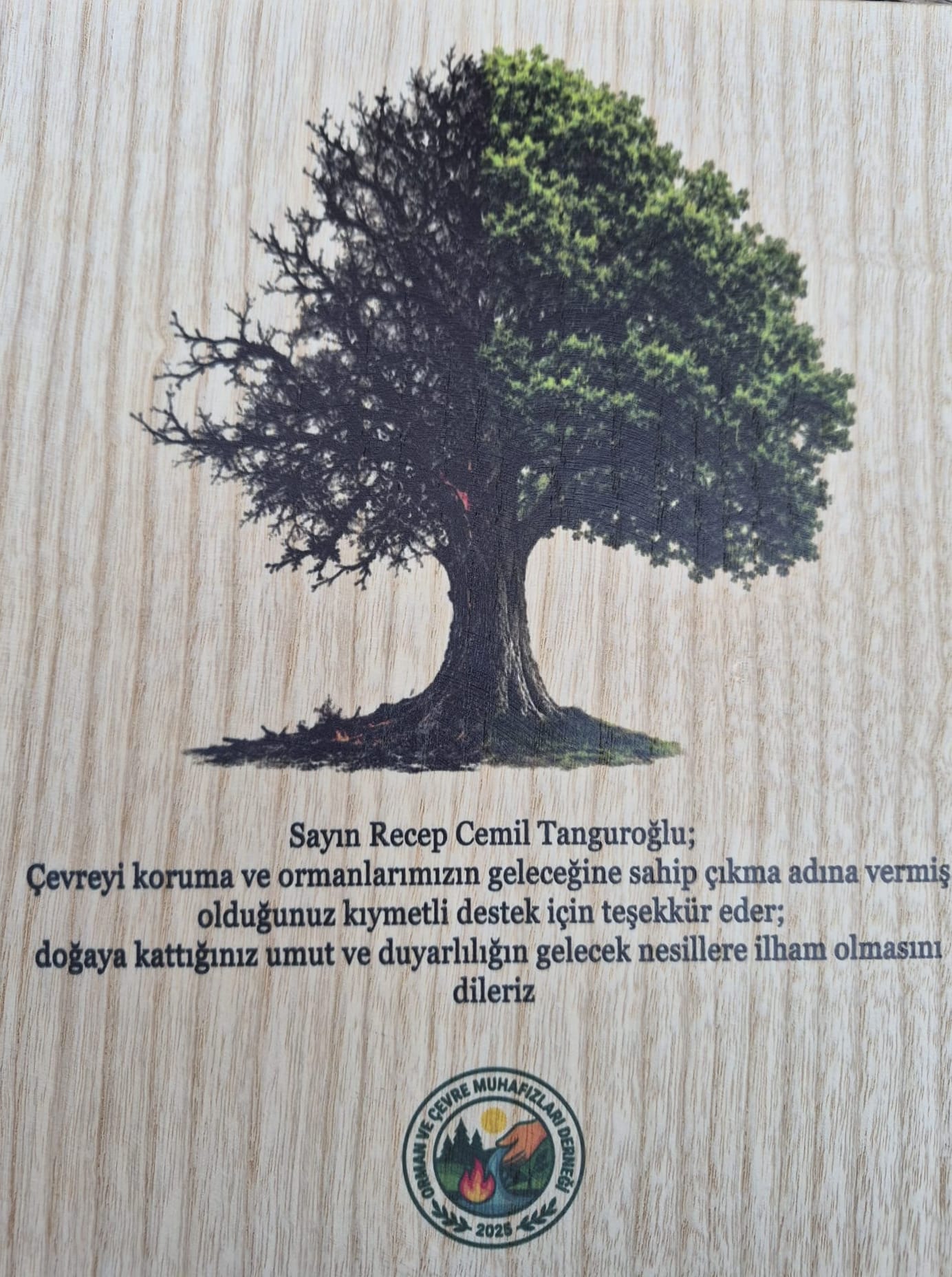 Hamdi Ulukaya, Mahmut Ulukaya ve Recep Cemil Tanguroğlu’na ORÇEM’den Onur ve Dayanışma Plaketi 8 Orman ve Çevre Muhafızları Derneği’nden Anlamlı Vefa Projesi: Dişbudak Ağacından Özel Plaketlerle Doğa Dostlarına Teşekkür