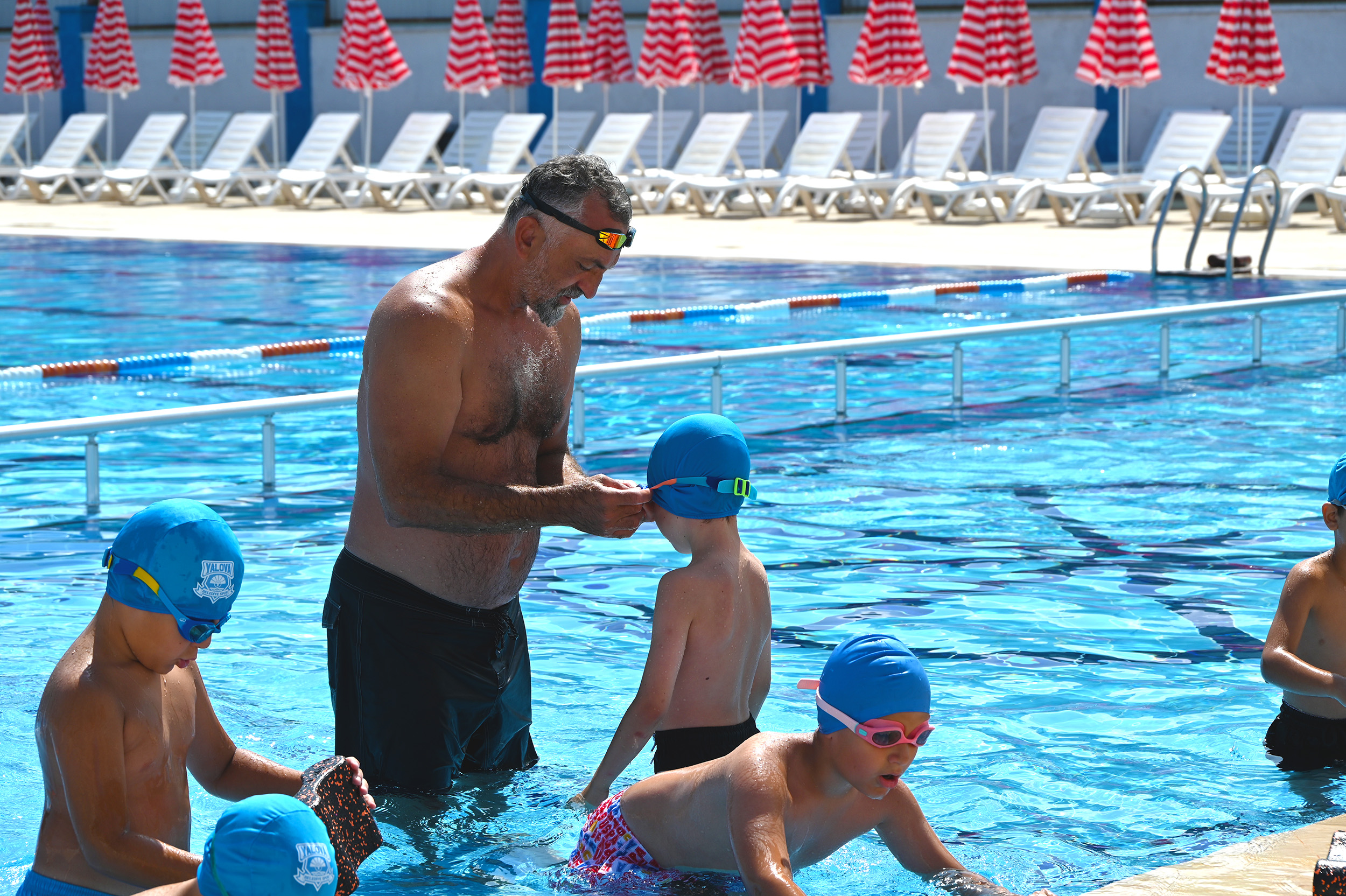 Minik Sporcular Çiçek Havuz'da Geleceğe Kulaç Atıyor 4 Minik Sporcular Çiçek Havuz'da Geleceğe Kulaç Atıyor