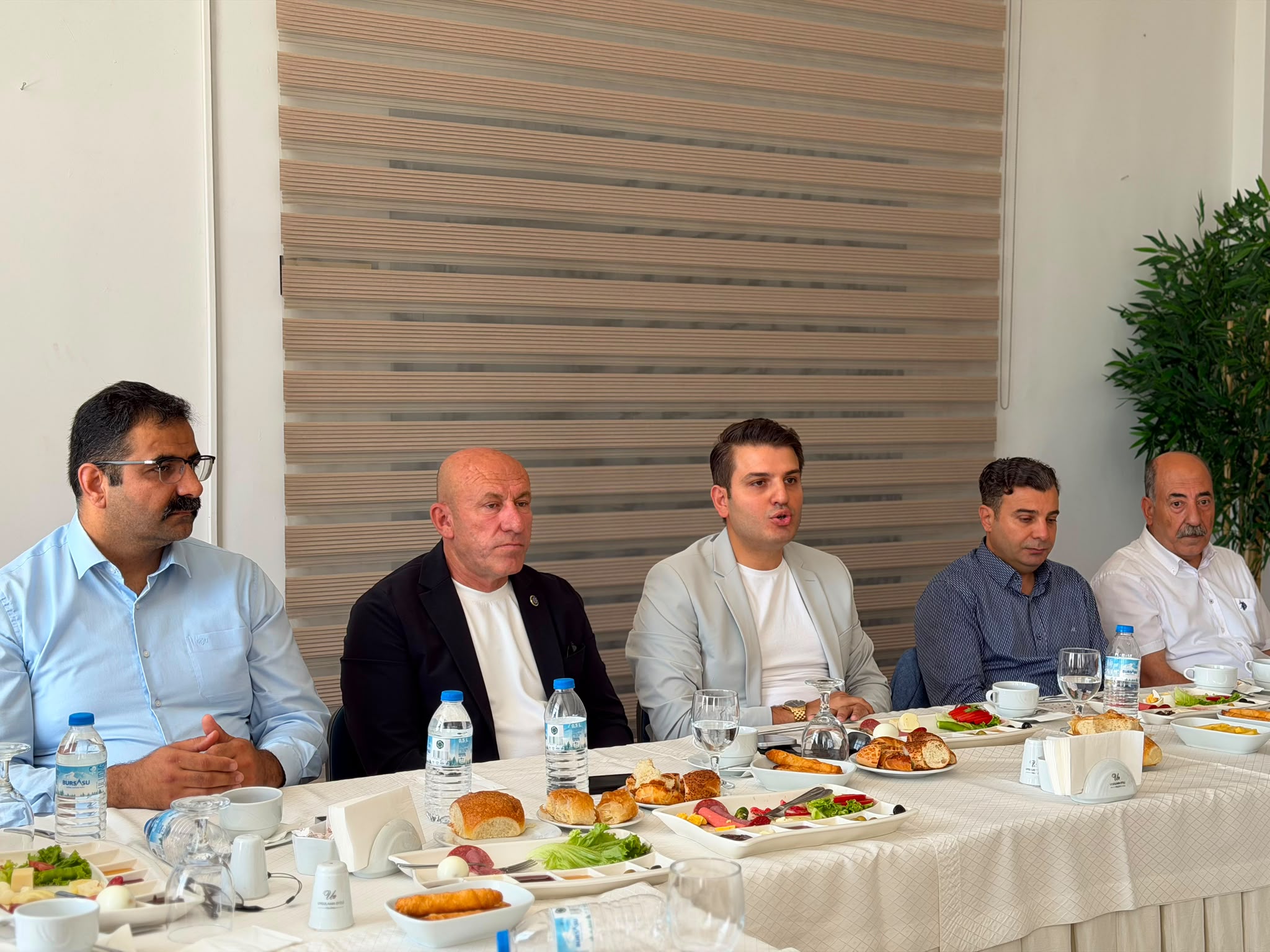 Yalova Kamu-Sen İl Başkanlığı’nda Devir Teslim: Sait Çolak Görevi Devraldı 7 Yalova Kamu-Sen İl Başkanlığı’nda Devir Teslim: Sait Çolak Görevi Devraldı
