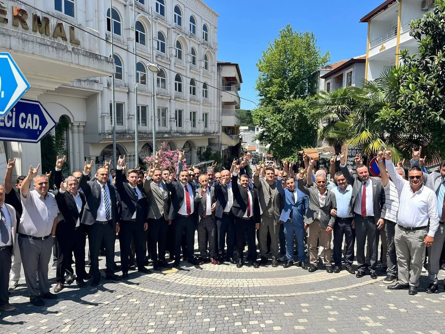 MHP TERMAL İLÇE KONGRESİNDE GÜVEN TAZELENDİ: SERKAN ERGEN YENİDEN BAŞKAN SEÇİLDİ 9 MHP TERMAL İLÇE KONGRESİNDE GÜVEN TAZELENDİ: SERKAN ERGEN YENİDEN BAŞKAN SEÇİLDİ