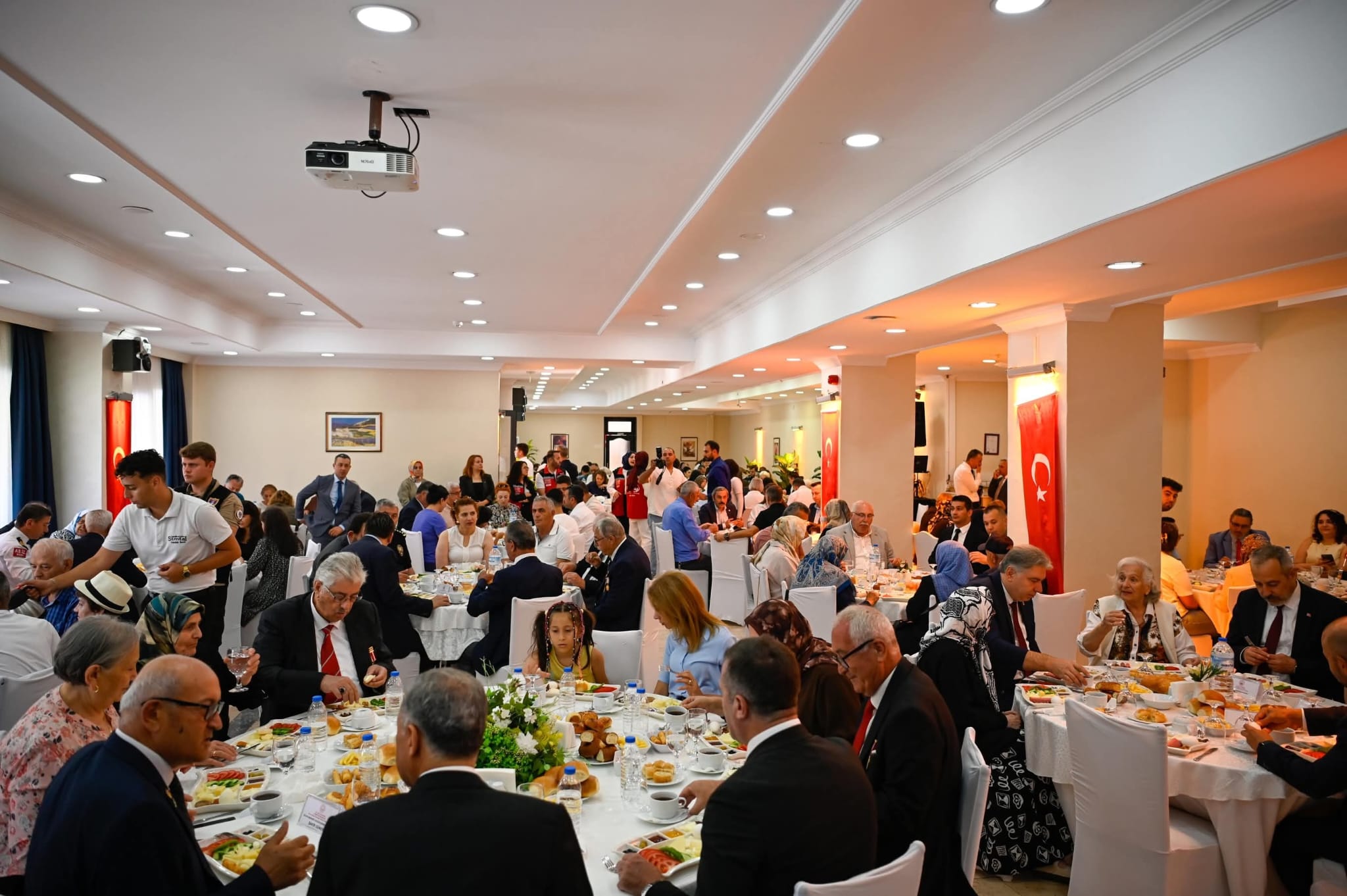 Yalova’da 15 Temmuz Demokrasi ve Milli Birlik Günü’nün 10. Yılında Anlamlı Anma Programları Düzenlendi