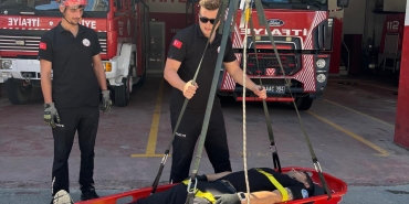 Çiftlikköy İtfaiyesi'nden Elektrikli Araç Yangınları ve İpli Kurtarma İçin Kapsamlı Eğitim