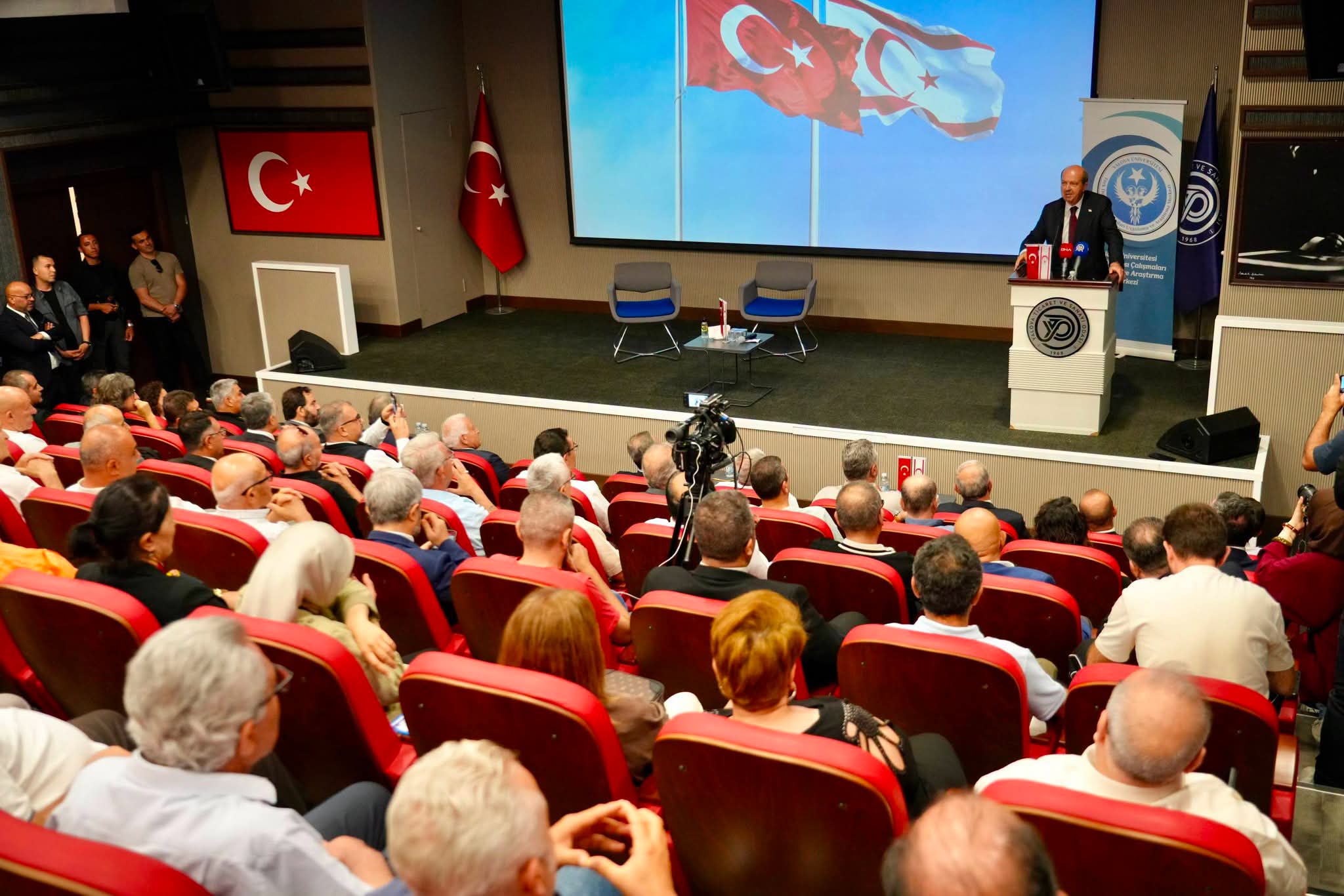 KKTC Cumhurbaşkanı Ersin Tatar Yalova’da: “Doğu Akdeniz’de Türk Varlığı ve KKTC’nin Stratejik Önemi” Programına Katıldı 7 KKTC Cumhurbaşkanı Ersin Tatar Yalova’da: “Doğu Akdeniz’de Türk Varlığı ve KKTC’nin Stratejik Önemi” Programına Katıldı